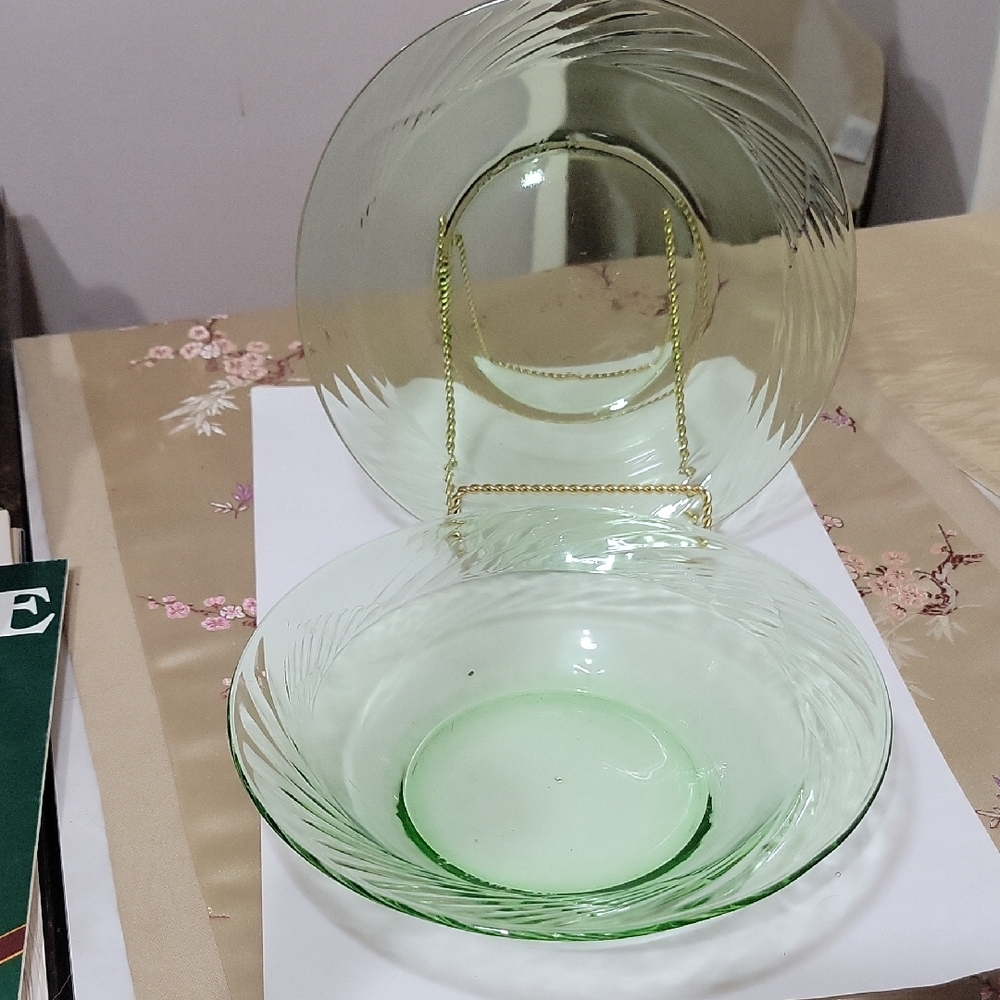 Pyrex~ Festiva Spring Green Glass Soup Bowls~ Wide Rim~Swirl Pattern